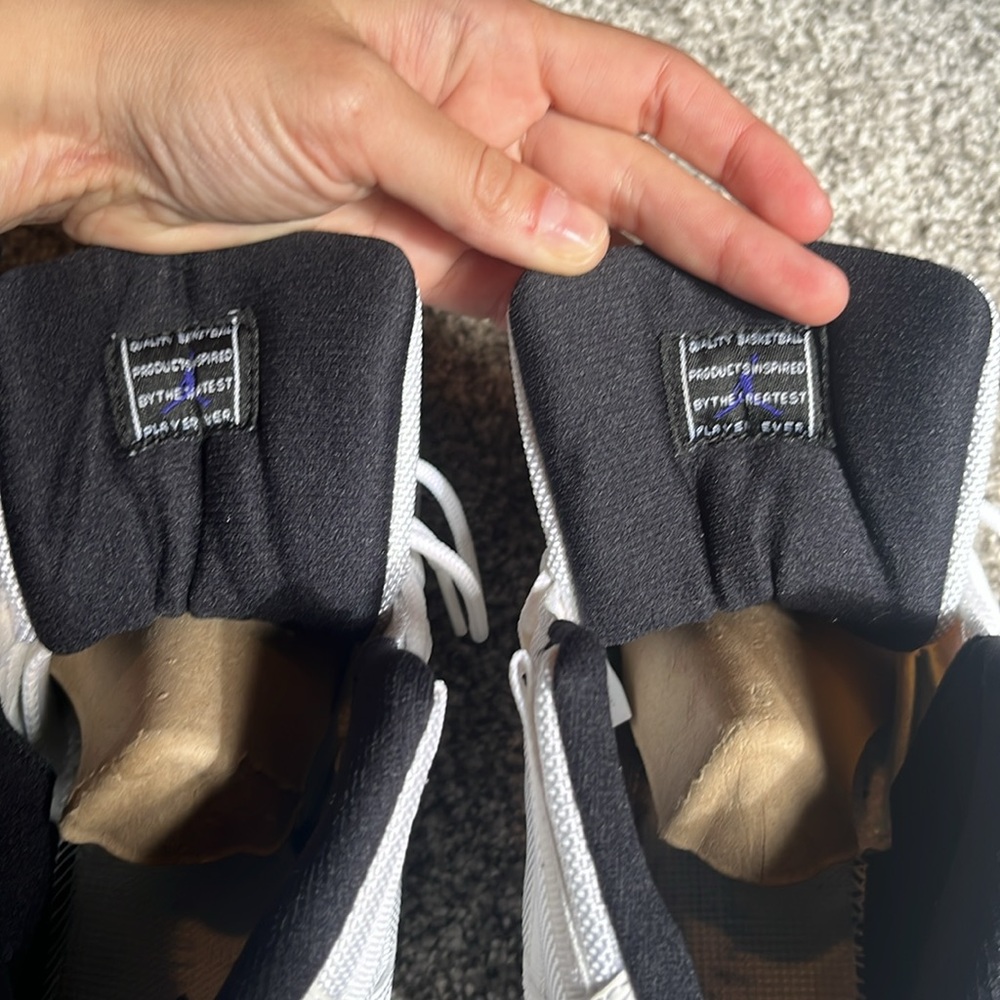 Air Jordan 11 Retro (GS) Concord - Picture 6 of 7